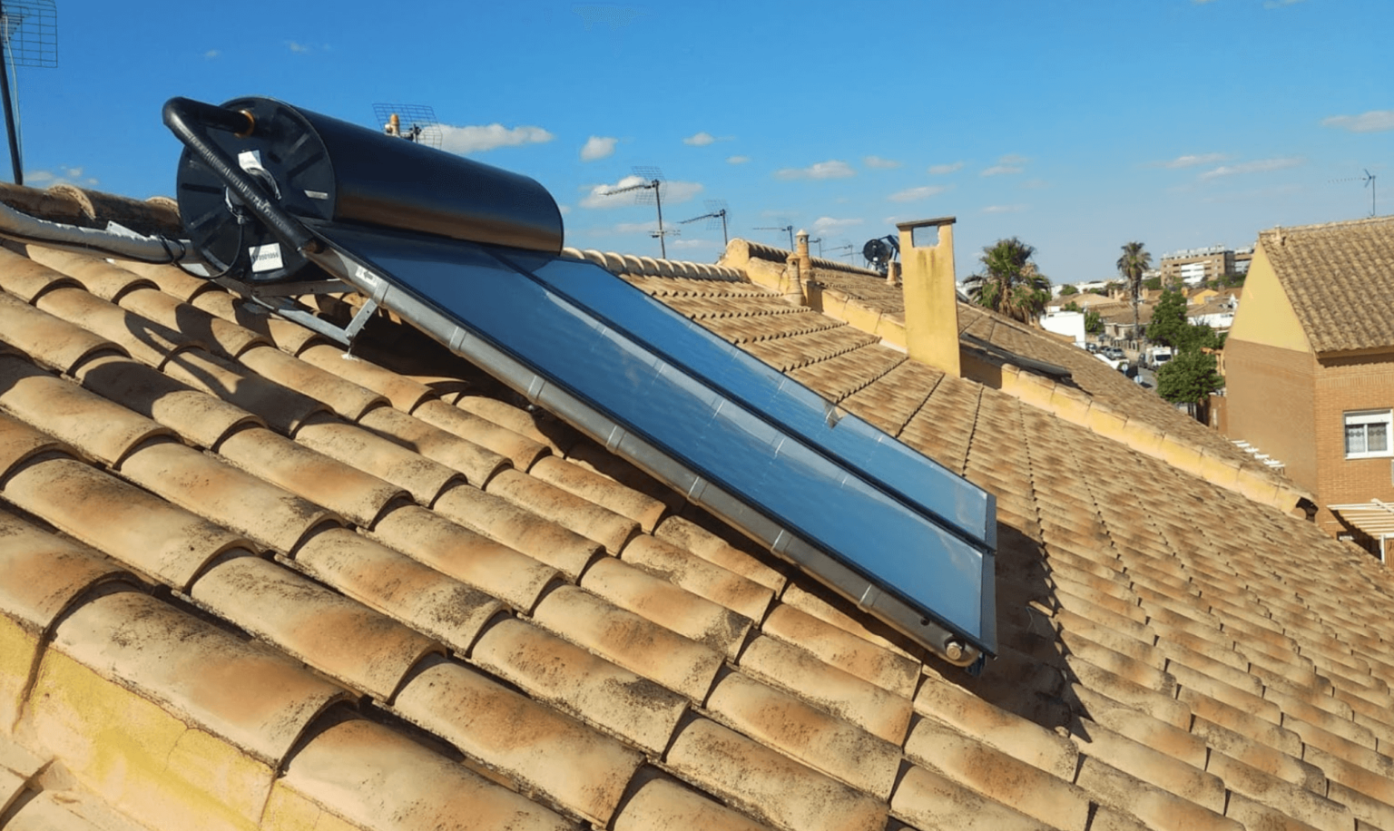  C mo Funcionan Las Placas Solares Para Calentar Agua HogarSolar Energ a