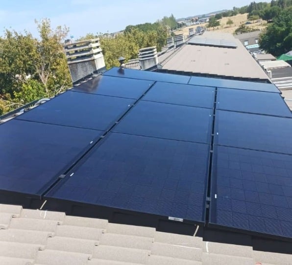Instalación de paneles solares en Granada de 4,9 kW